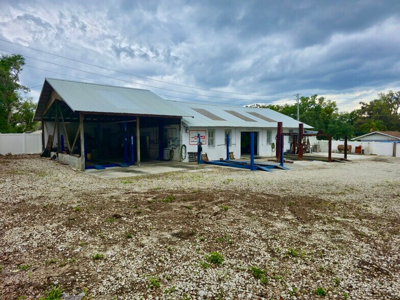 More Photos Of 1310 E 1st Ave, Mount Dora Auto Repair For Lease