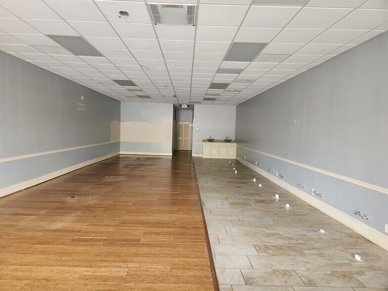 More Photos Of 1275 Powers Ferry Rd SE, Marietta Freestanding For Lease