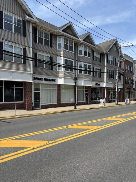More Photos Of 50 Barnum Ave, Port Jefferson Apartments For Lease