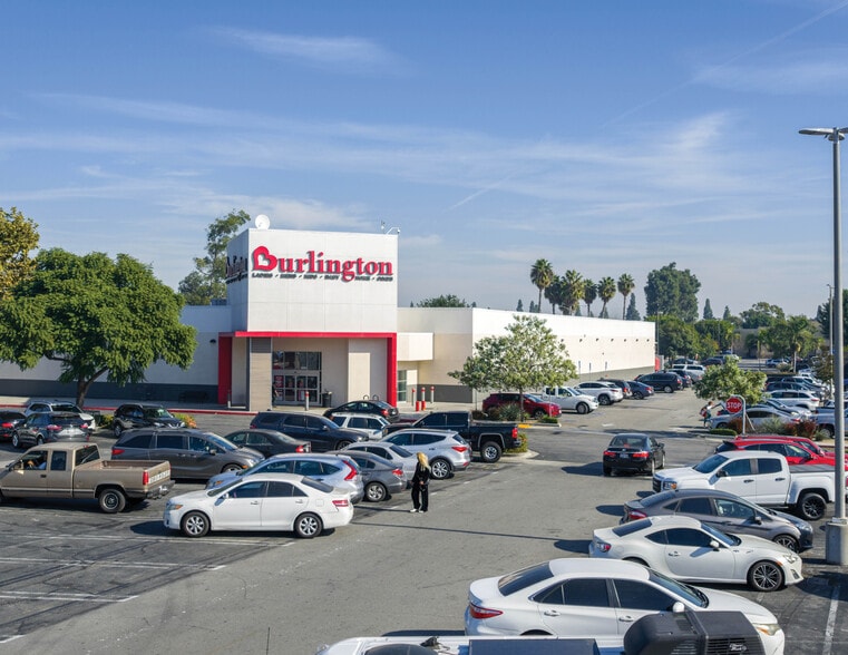 More Photos Of 4821 Del Amo Blvd, Lakewood Health Club For Sale