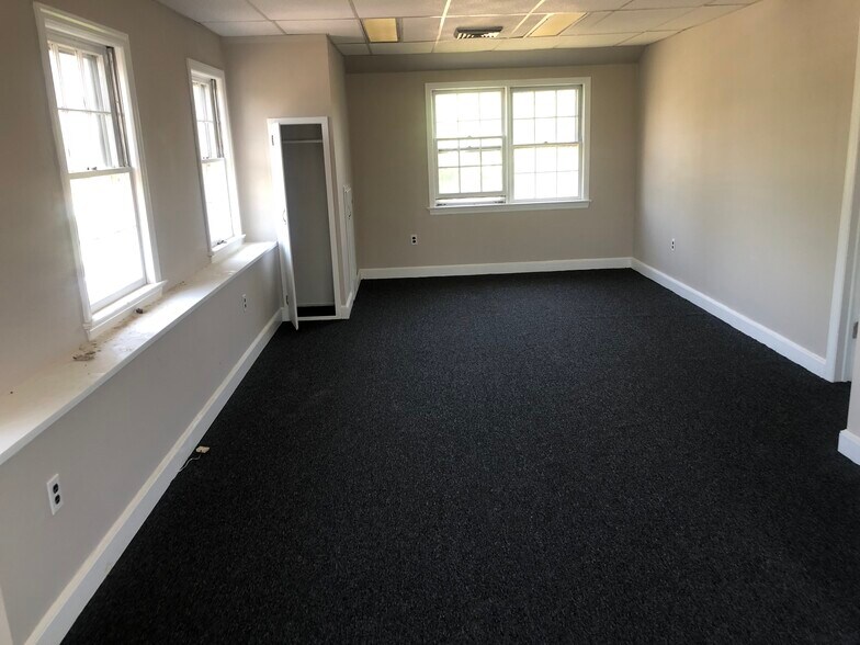 More Photos Of 920 State Route 33, Freehold Unknown For Lease