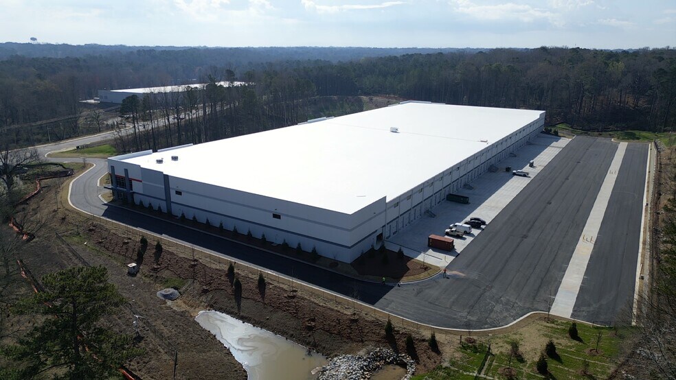 More Photos Of 3945 Gilbert Rd, Atlanta Distribution For Lease