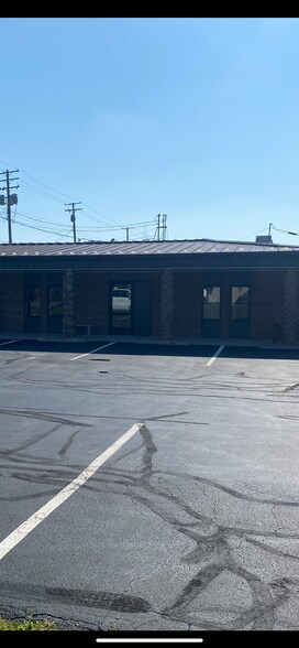 More Photos Of 605 E Center St, Marion Office For Sale