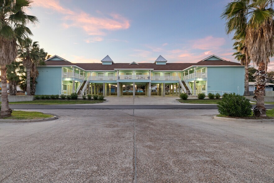 More Photos Of 4226 Laguna Shores Rd, Corpus Christi Hotel For Sale