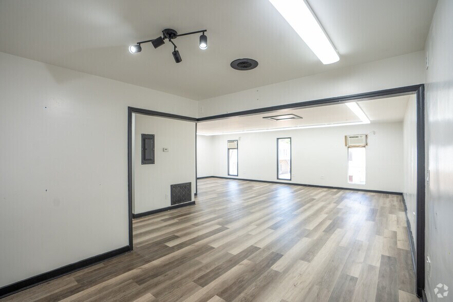 More Photos Of 1515 Huffman Rd, Center Point Unknown For Lease