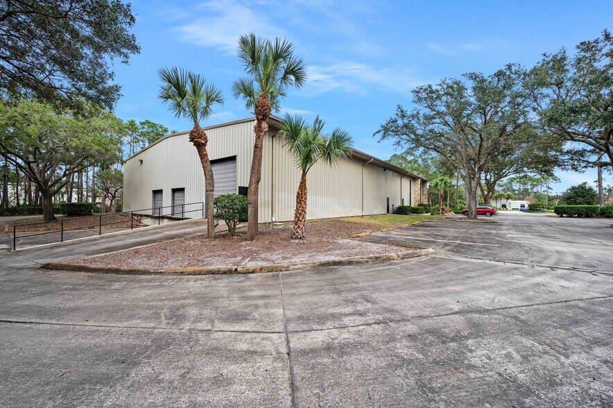 More Photos Of 3 Sunshine Blvd, Ormond Beach Manufacturing For Lease