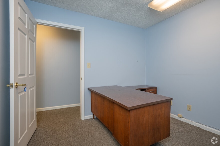 More Photos Of 1595 Highway 411 NE, Cartersville Service For Lease