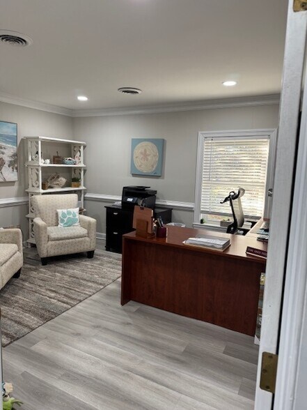 More Photos Of 1100 Eaglewood Dr, Virginia Beach Office For Lease