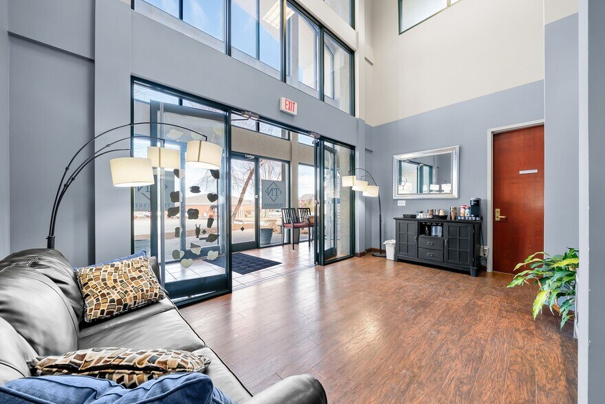 More Photos Of 112 Center Ct, Clarksville Office Residential For Sale