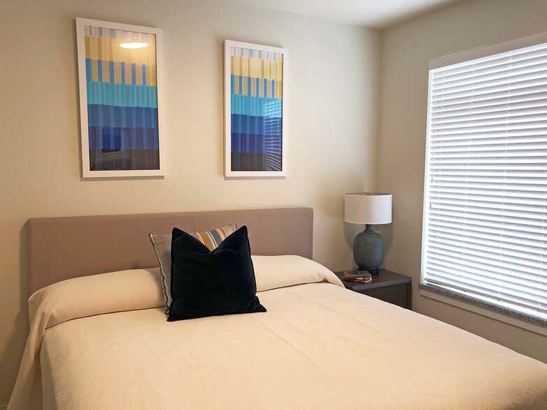 More Photos Of 1482 S 84th St, West Allis Apartments For Lease