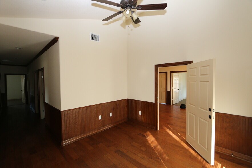 More Photos Of 2851 Joe Dimaggio Blvd, Round Rock Office For Sale