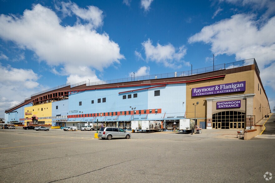 More Photos Of 66-26 Metropolitan Ave, Middle Village General Retail For Lease