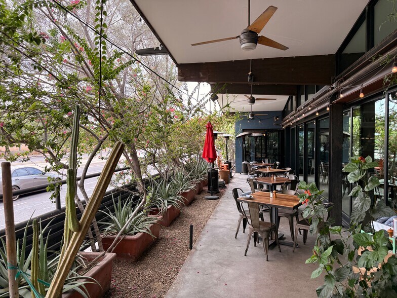 More Photos Of 300 W Camelback Rd, Phoenix Storefront Retail Office For Sale