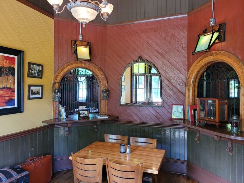 More Photos Of 26 Depot Ave, Windsor Restaurant For Sale