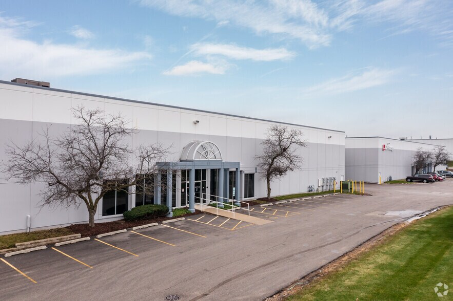 Primary Photo Of 1675 Holmes Rd, Elgin Warehouse For Lease