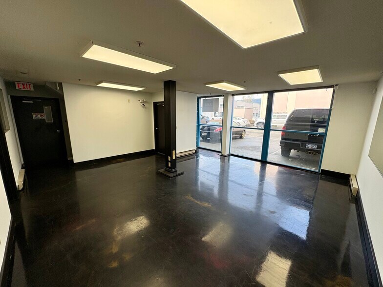 More Photos Of 1952 Kingsway Ave, Port Coquitlam Warehouse For Sale