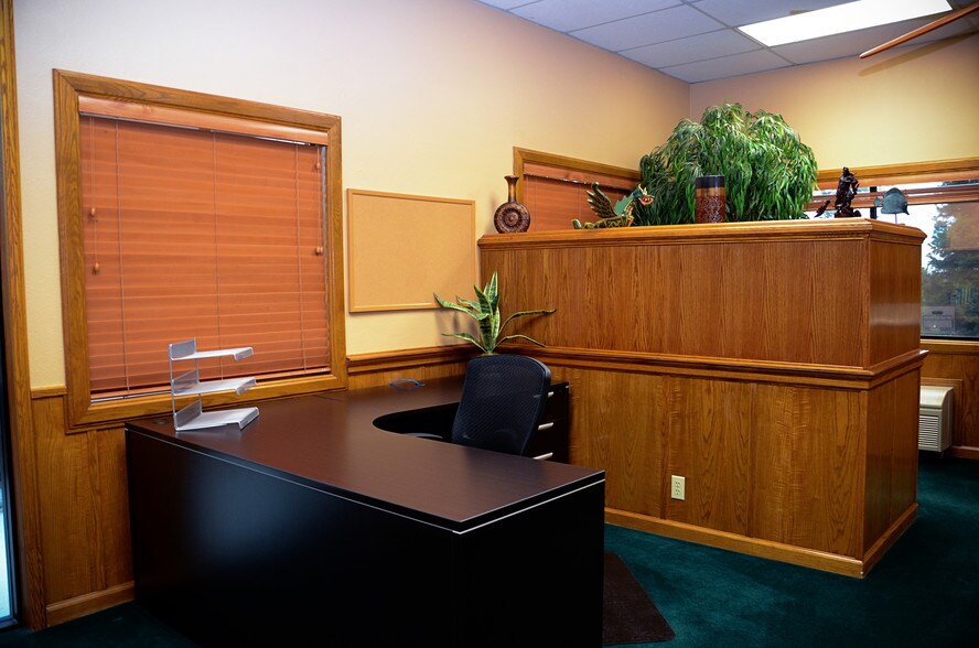 More Photos Of 1510 Poole Blvd, Yuba City Office For Lease