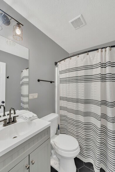 More Photos Of 901 21st Ave N, Nashville Multifamily For Sale