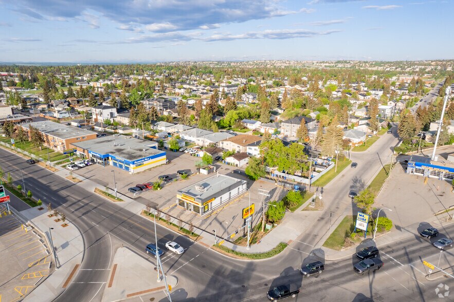 More Photos Of 905 37th St SW, Calgary Bank For Lease