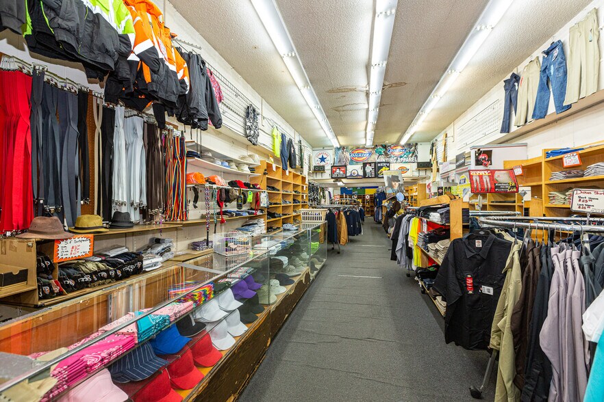 More Photos Of 2640-2650 Mission St, San Francisco Storefront For Lease