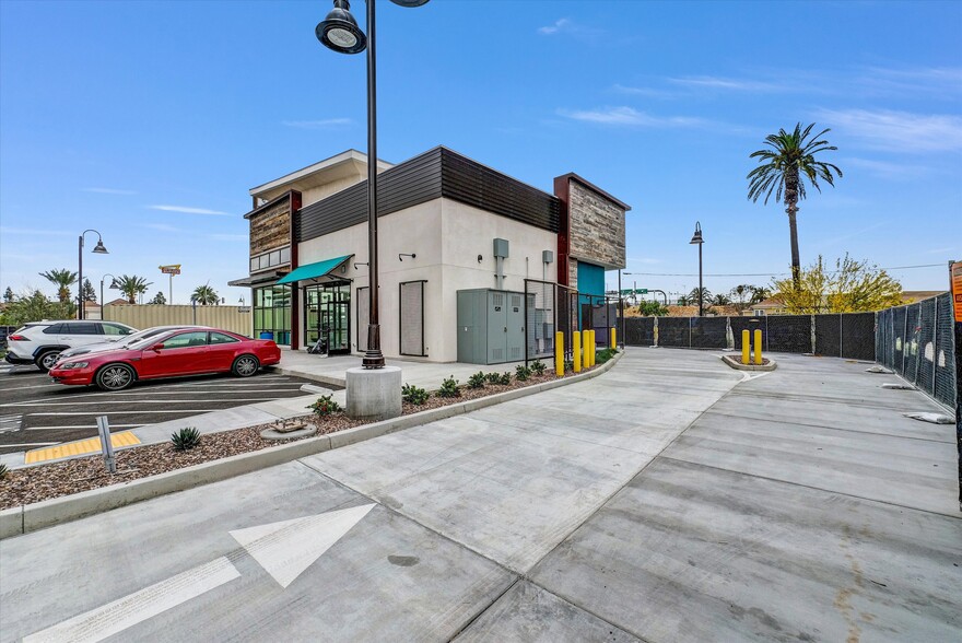 More Photos Of 539 N H St, San Bernardino Fast Food For Sale