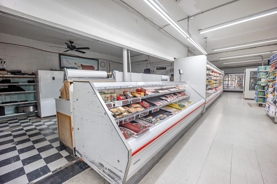 More Photos Of 1012 6th St, Maysville Supermarket For Sale