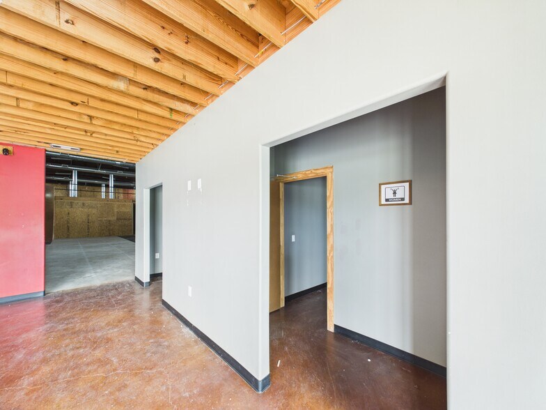 More Photos Of 431 S 17th St, West Columbia Warehouse For Lease