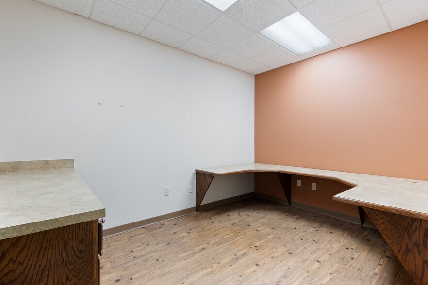More Photos Of 101 N 37th St, Rogers Medical For Lease