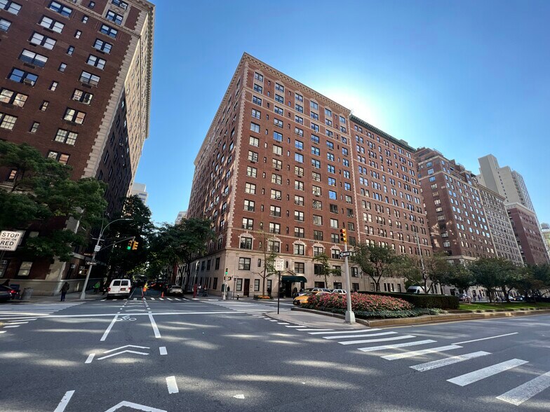 More Photos Of 1111 Park Ave, New York Apartments For Sale