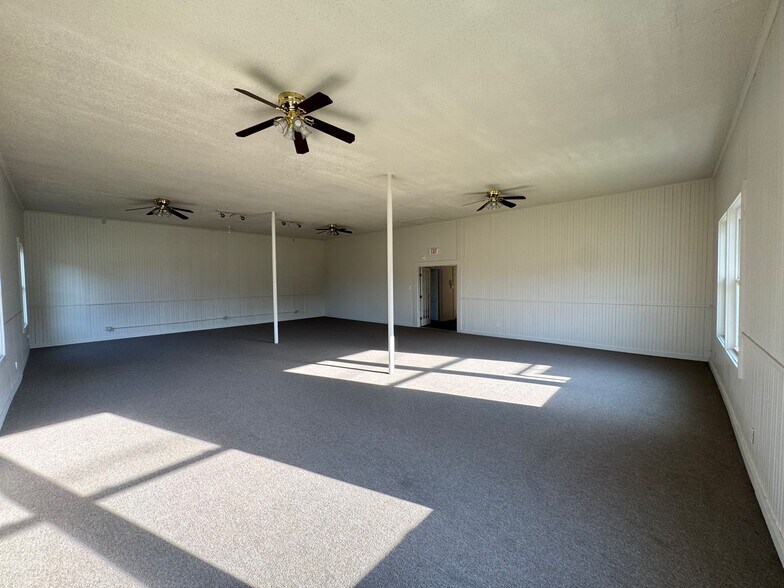 More Photos Of 916 N Longview St, Kilgore Office For Sale