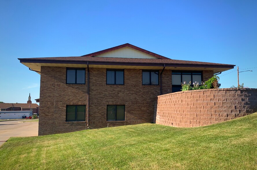 More Photos Of 2678 11th Ave, Sidney Medical For Lease