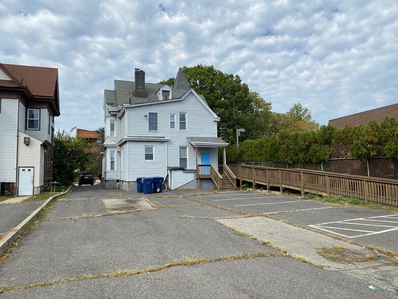 More Photos Of 298 Union St, Hackensack Office For Sale
