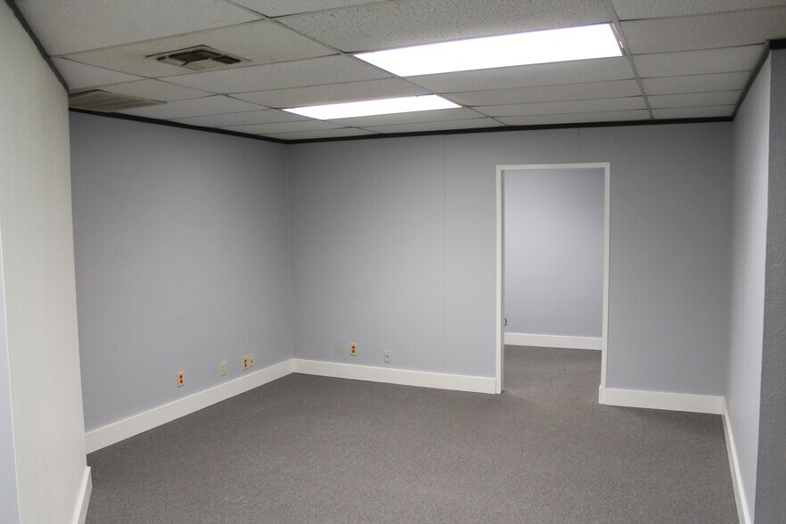 More Photos Of 7475 Callaghan Rd, San Antonio Office For Sale