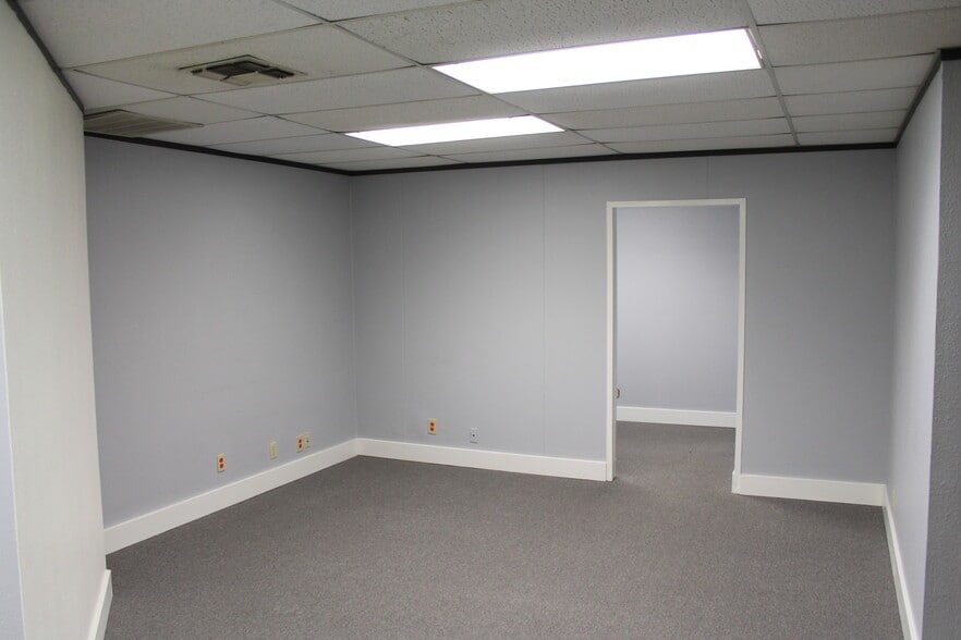 More Photos Of 7475 Callaghan Rd, San Antonio Office For Lease