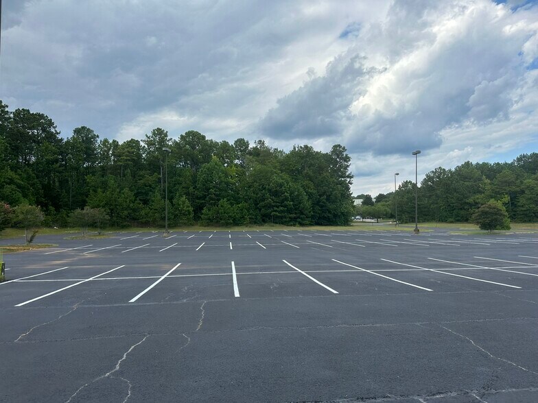 More Photos Of 210 Wiley Rd, Lagrange Warehouse For Lease