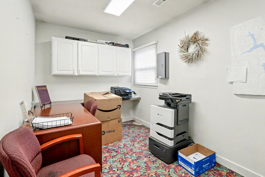 More Photos Of 20049 Jefferson Davis Hwy, Ruther Glen General Retail For Sale