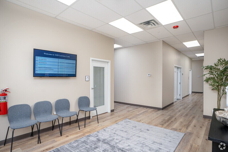 More Photos Of 3420 Lacrosse Ln, Naperville Coworking Space