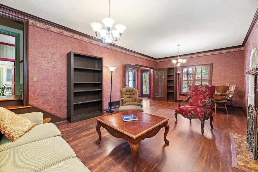 More Photos Of 1106 Avenue O, Huntsville Office Residential For Sale