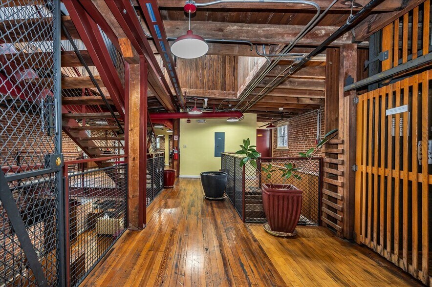 More Photos Of 47 E All Saints St, Frederick Loft Creative Space For Sale