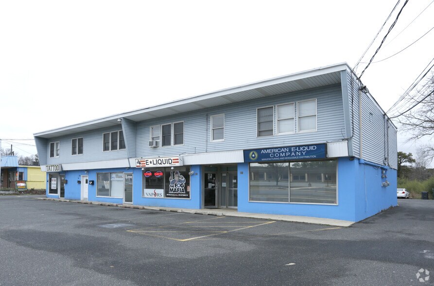 Primary Photo Of 231 Chambers Bridge Rd, Brick Unknown For Lease