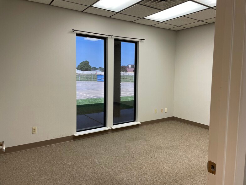 More Photos Of 2103 Old Minden Rd, Bossier City Office For Lease