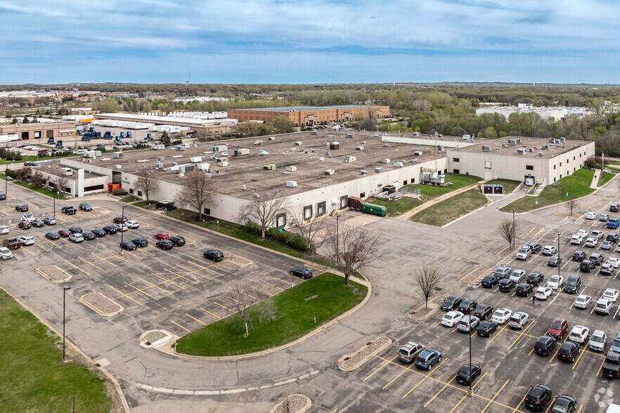 More Photos Of 8840-8880 Evergreen Blvd NW, Coon Rapids Manufacturing For Lease