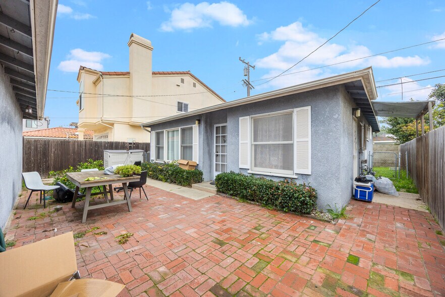 More Photos Of 18508 Kingsdale Ave, Redondo Beach Multifamily For Sale