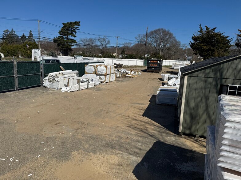 More Photos Of 40 Granny Rd, Farmingville Freestanding For Sale