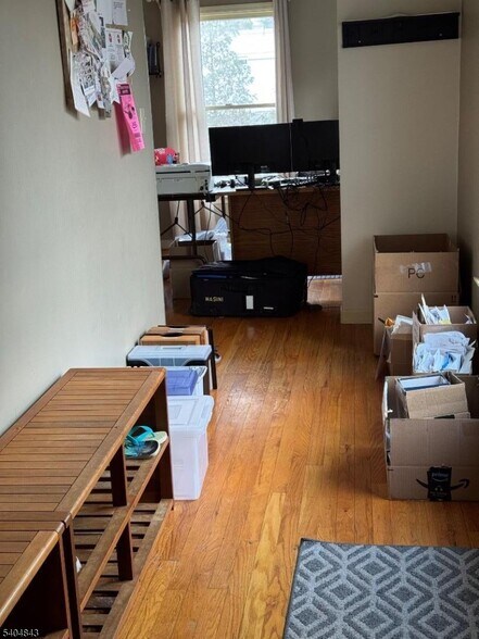 More Photos Of 630 Valley Rd, Gillette General Retail For Sale