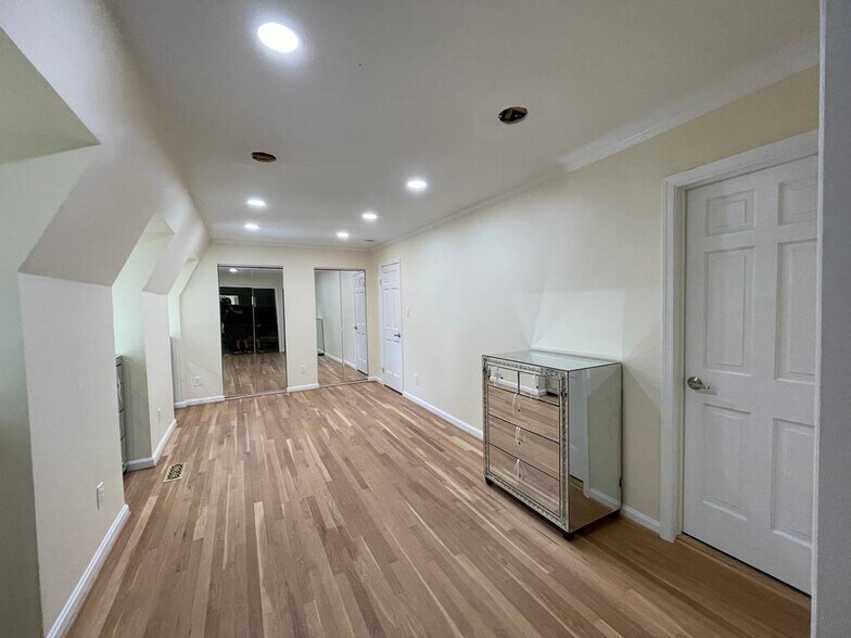 More Photos Of 450 Maple Ave E, Vienna Medical For Lease