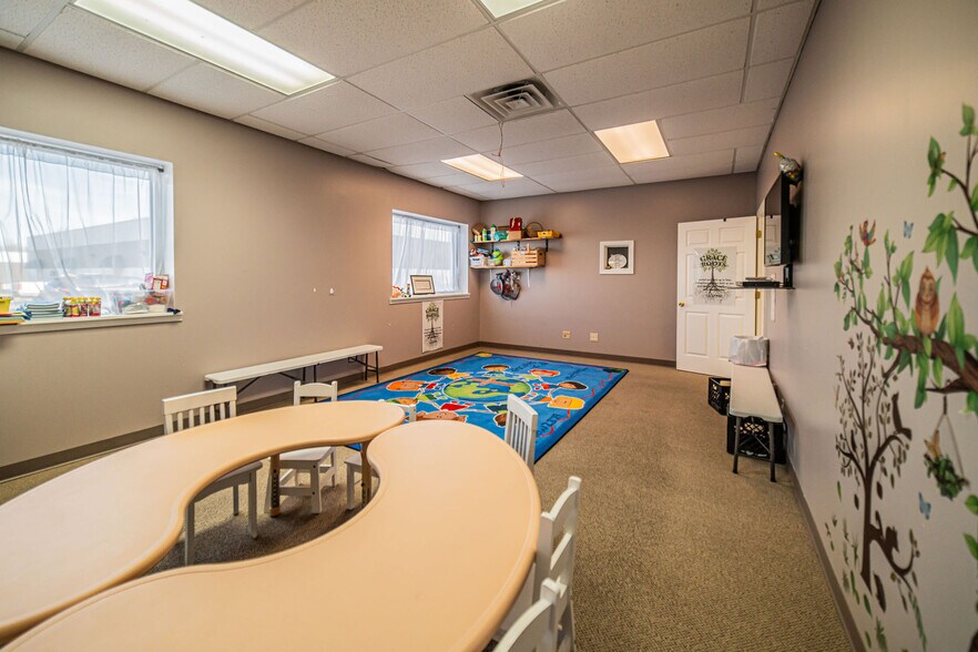 More Photos Of 3530 Park Plaza Rd, Paducah Flex For Lease