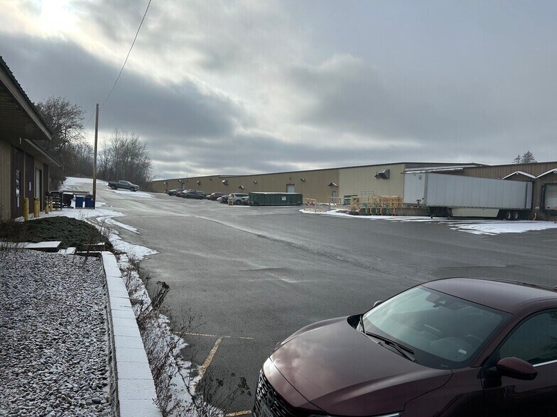 More Photos Of 930 Single Ave, Wausau Manufacturing For Lease