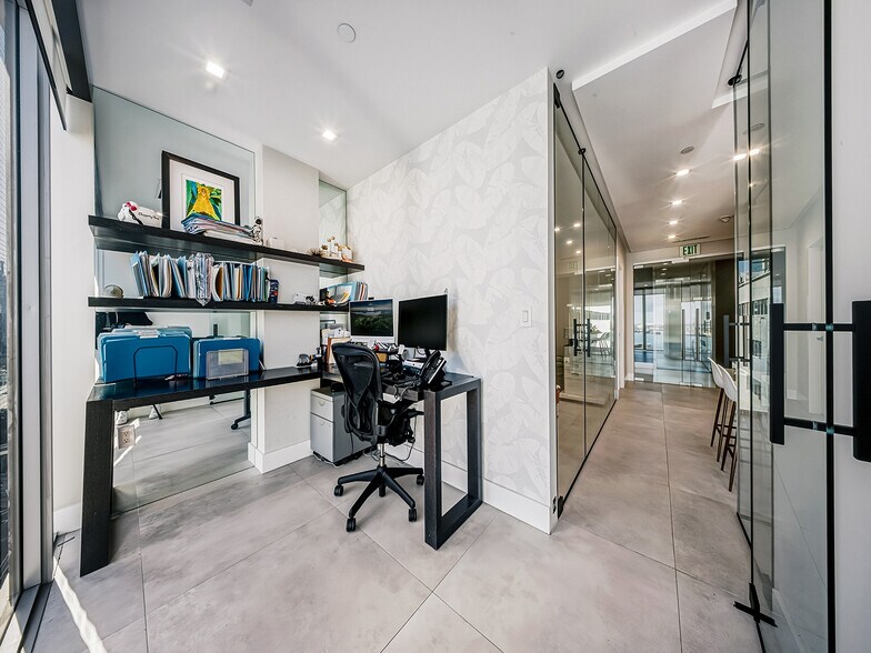 More Photos Of 150 SE 2nd Ave, Miami Office Residential For Sale