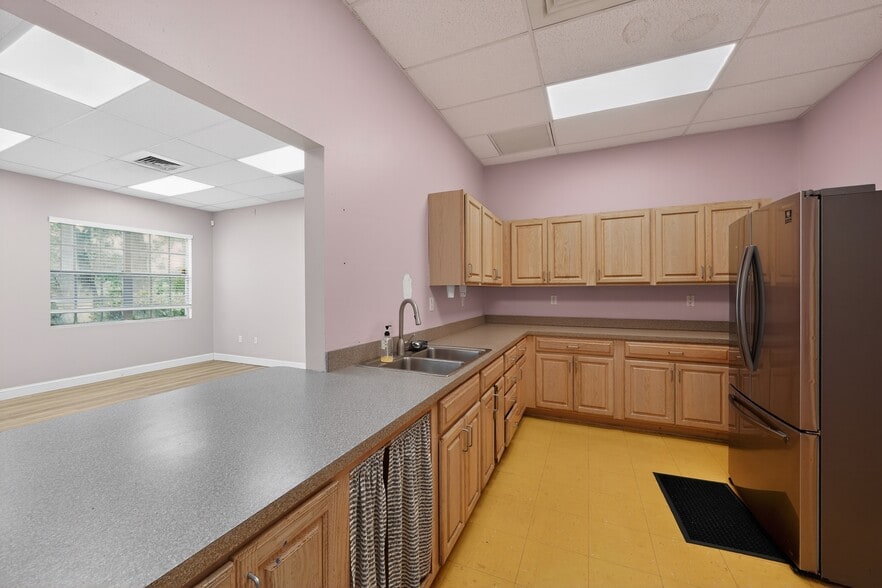 More Photos Of 3651 Virginia Ave, Fort Pierce Medical For Sale
